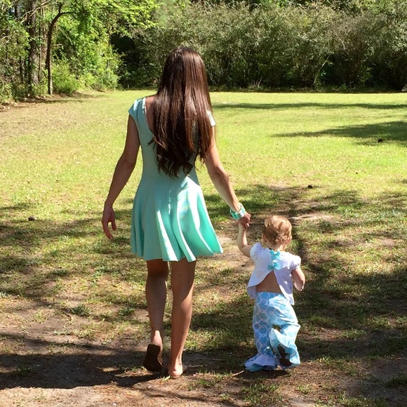 Meet your posher, Amber! 😊 - Picture 6 of 6